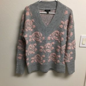Tribal brand sweater v neck gray with pink details
